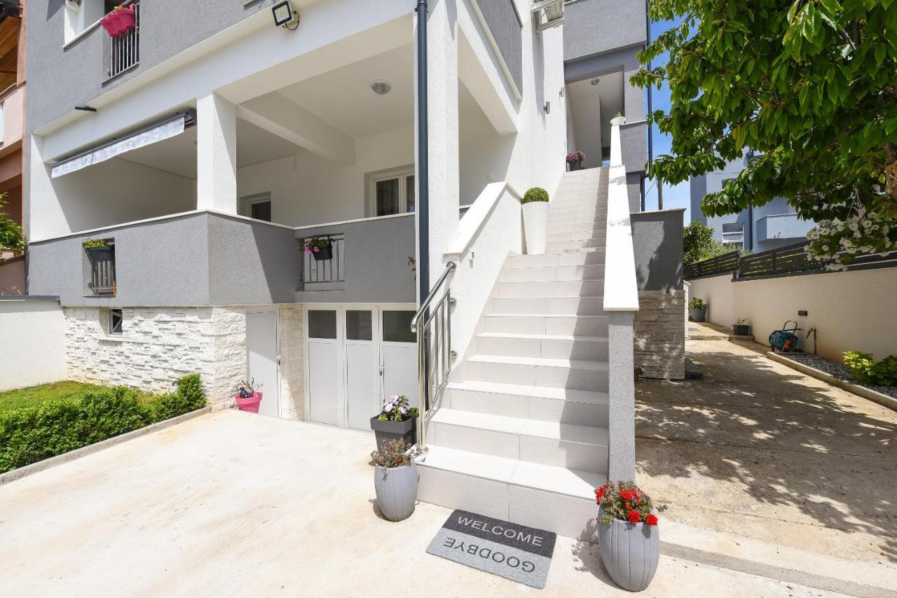 Deluxe Apartman Korina & Ramona Zadar Exterior photo